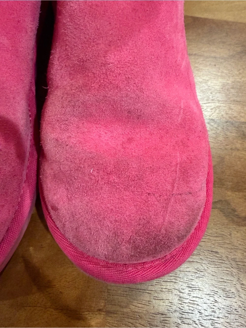 Koolaburra bright pink